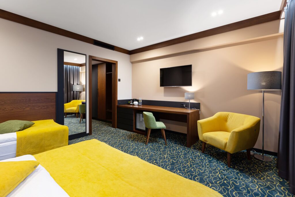 Тримісний Комфорт