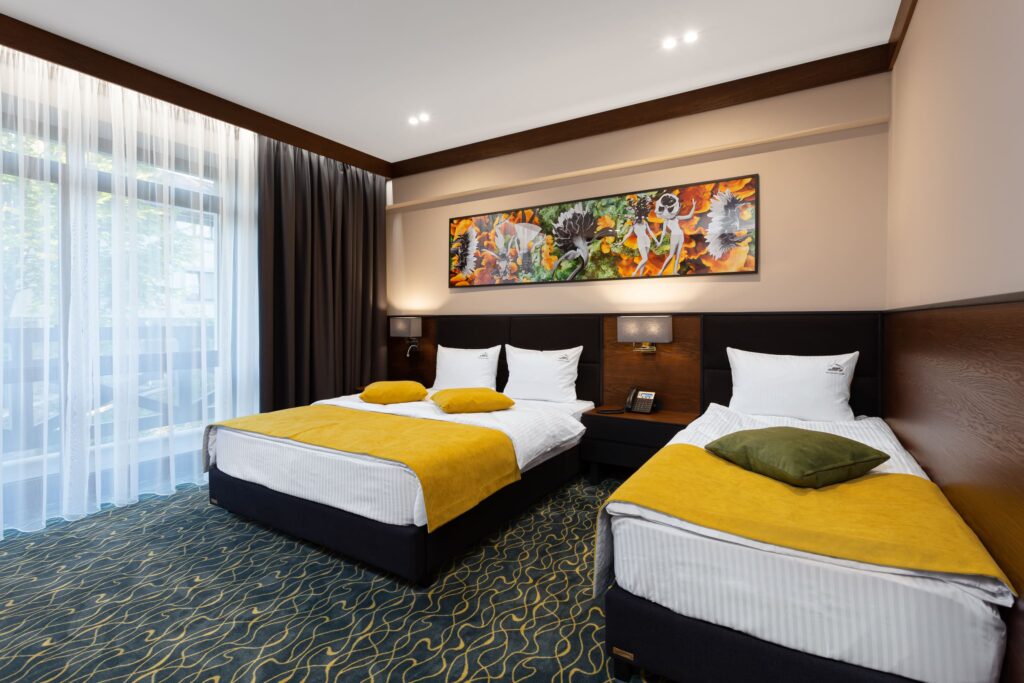 Тримісний Комфорт