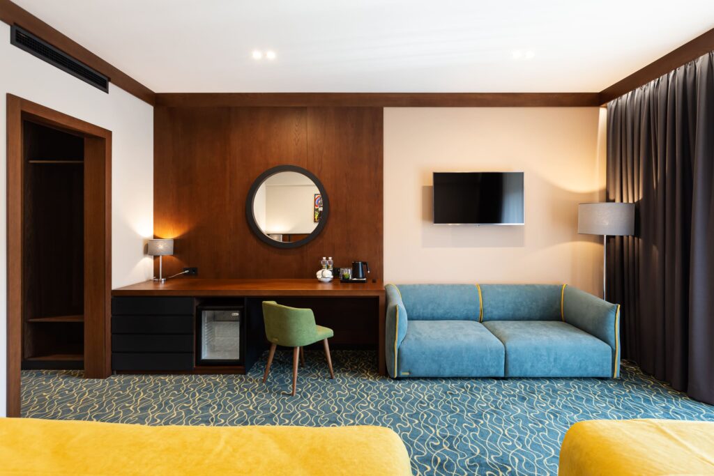 Тримісний Панорама